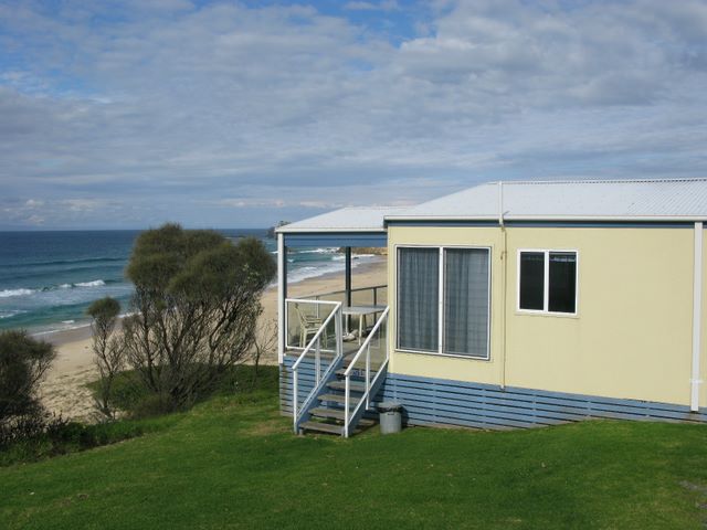Surfbeach Holiday Park - Narooma: Cottage accommodation, ideal for families, couples and singles