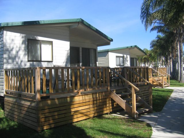 BIG4 Nelligen Holiday Park - Nelligen: Cottage accommodation ideal for families, couples and singles