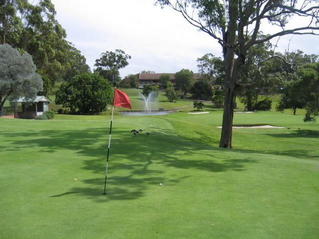 Nelson Bay Golf Course - Nelson Bay: Green on Hole 27