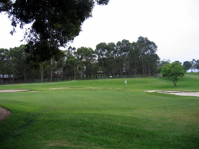 North Ryde Golf Course - North Ryde Sydney: Green on Hole 1