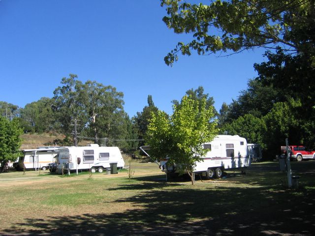 Fossickers Tourist Park - Nundle: Powered sites for caravans