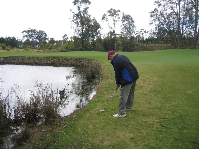 Pacific Dunes Golf Course - Medowie: Water before the green on Hole 10