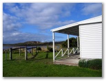 Great Ocean Road Tourist Park - Peterborough: Cottage accommodation with river views