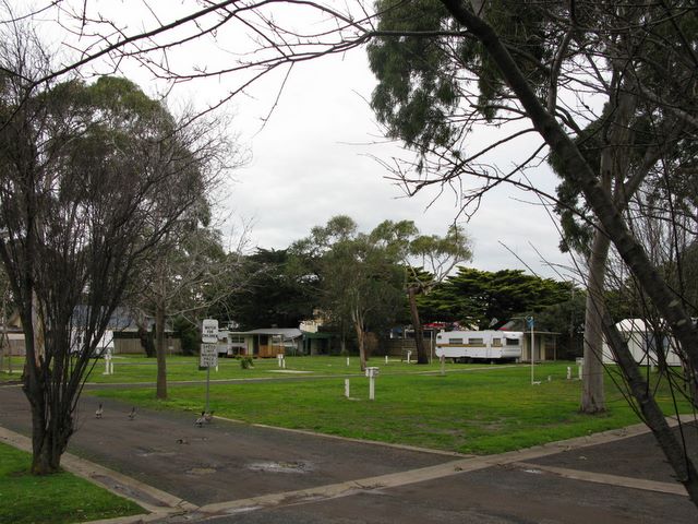Boomerang Caravan Park - Cowes Phillip Island: Powered sites for caravans