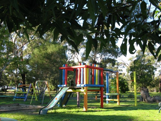 Port Albert Seabank Caravan Park - Port Albert: Playground for children