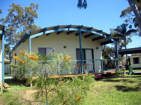 Edgewater Holiday Park - Port Macquarie: Cottage accommodation, ideal for families, couples and singles
