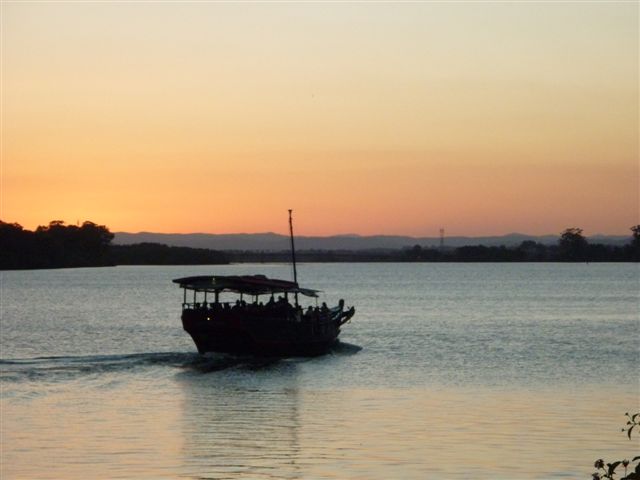 Riverlodge Tourist Village - Port Macquarie: Sunset on the Hastings River