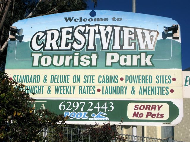 Crestview Tourist Park - Queanbeyan: Crestview Tourist Park welcome sign