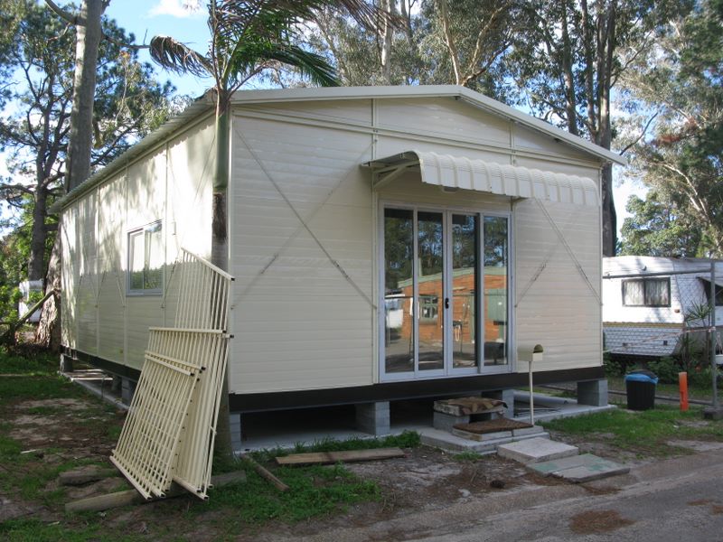 Bellhaven Caravan Park - Raymond Terrace: New cottage accommodation, ideal for families, couples and singles.
