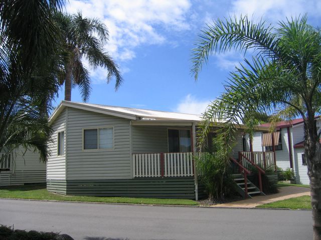 Redhead Beach Holiday Park - Redhead: Cottage accommodation ideal for families, couples and singles
