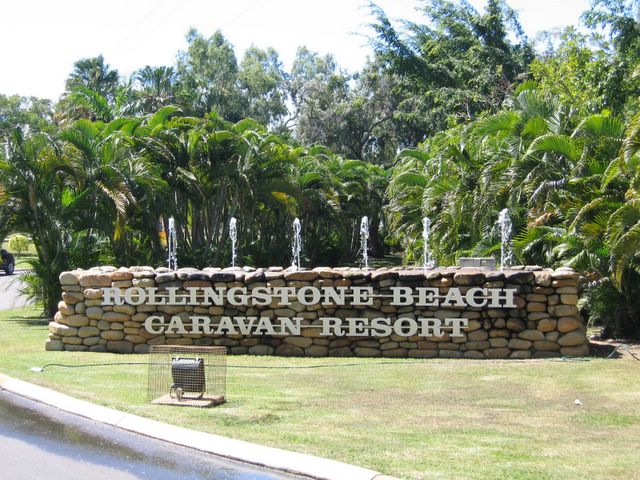 Rollingstone Beach Caravan Resort - Rollingstone: Rollingstone Beach Caravan Resort welcome sign