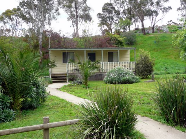 Goulburn River Tourist Park - Seymour: Cottage accommodation, ideal for families, couples and singles