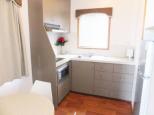 Singleton Caracourt Caravan Park - Singleton: 2 bedroom cabin kitchen facilities