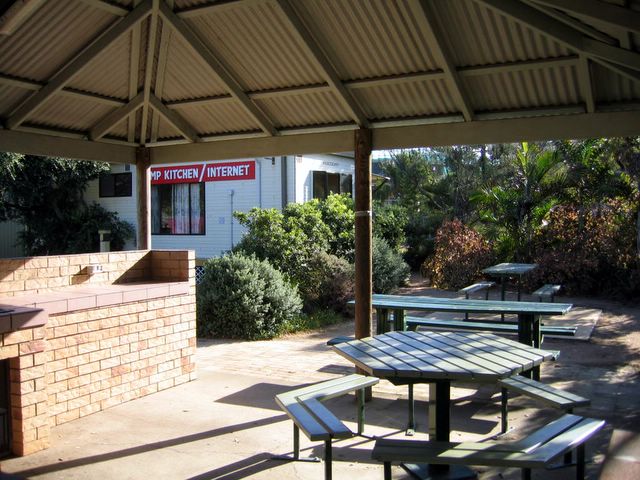 Coolum Beach Caravan Park - Coolum Beach: Camp Kitchen and BBQ area with facilities to access the Internet