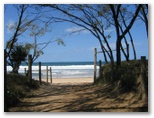 Maroochydore Beach Holiday Park - Maroochydore: Beach access direct from the park