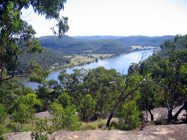 Ko Veda Holiday Village - Wisemans Ferry: View of Wisemans Ferry from lookout