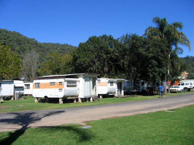 Ko Veda Holiday Village - Wisemans Ferry: Powered sites for caravans mainly for permanents