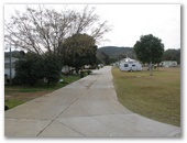 Tamworth North Holiday Park - Tamworth: Good paved roads throughout the park