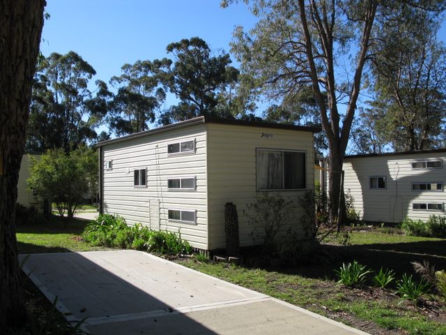 Countryside Caravan Park - Tathra: Cottage accommodation, ideal for families, couples and singles