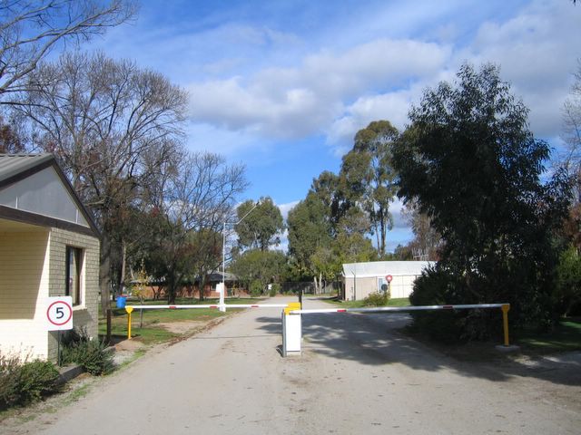 Tocumwal Tourist Park - Tocumwal: Secure entrance