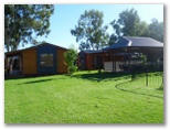 Boomerang Way Tourist Park - Tocumwal: Cottage accommodation, ideal for families, couples and singles 