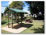BIG4 Toowoomba Garden City Holiday Park - Toowoomba: Outside picnic area