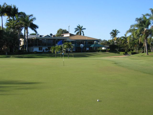 Townsville Golf Course - Townsville: Green on Hole 18 with Club House in the background