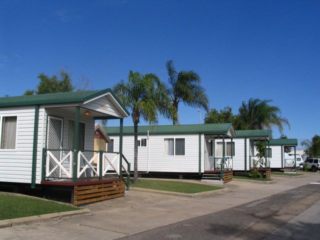 The Lakes Holiday Park - Townsville: Units at the Lakes Holiday Park