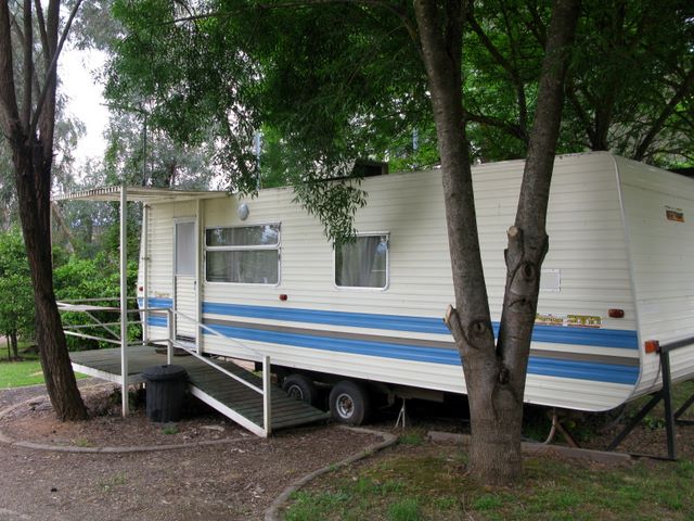 Blowering Holiday Park - Tumut: On site caravans for rent