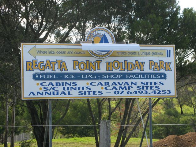 Regatta Point Holiday Park - Wallaga Lake: Regatta Point Holiday Park welcome sign