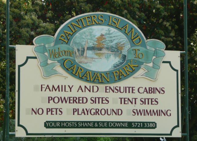 Painters Island Caravan Park - Wangaratta: Painters Island Caravan Park welcome sign