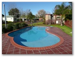 Warragul Gardens Holiday Park & Retirement Village - Warragul: Swimming pool