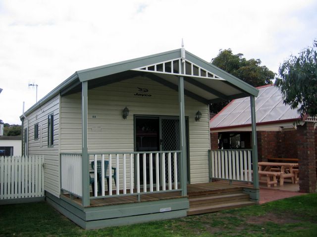 Figtree Holiday Village - Warrnambool: Cottage accommodation ideal for families, couples and singles