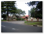 Figtree Holiday Village - Warrnambool: View of the park from the street