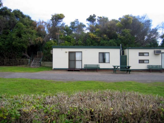 Surfside Holiday Park - Warrnambool: Cottage accommodation ideal for families, couples and singles