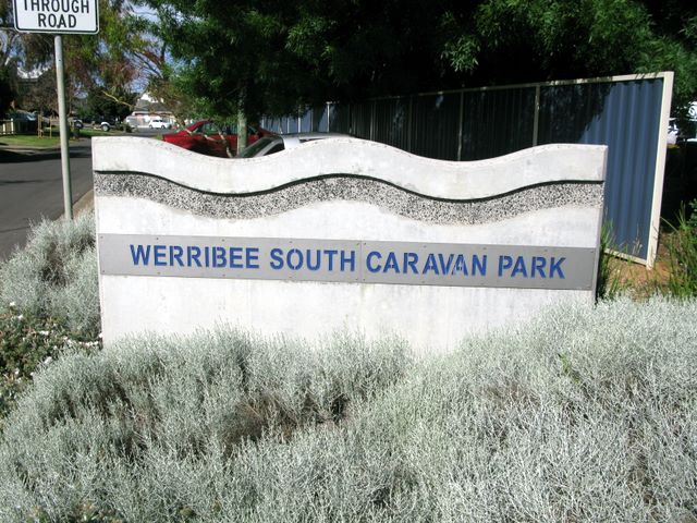 Werribee South Caravan Park - Werribee South: Werribee South Caravan Park welcome sign