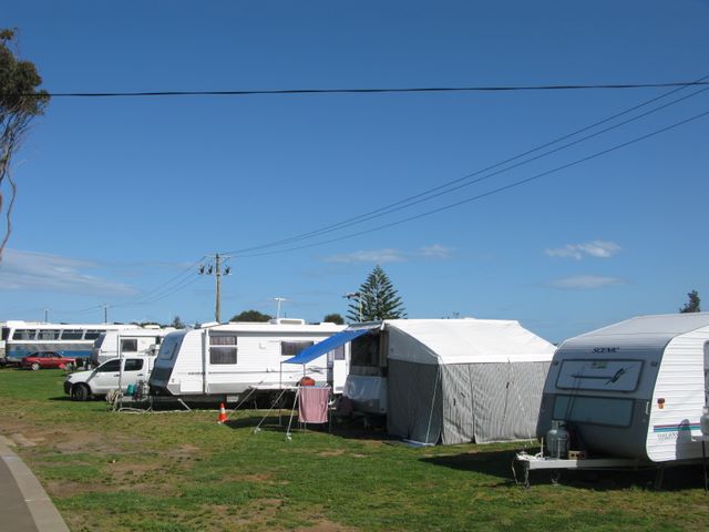 Werribee South Caravan Park - Werribee South: Powered sites for caravans