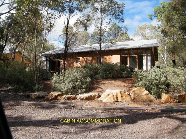 Wilpena Pound Camping and Caravan Park - Wilpena Pound: Cottage accommodation, ideal for families, couples and singles