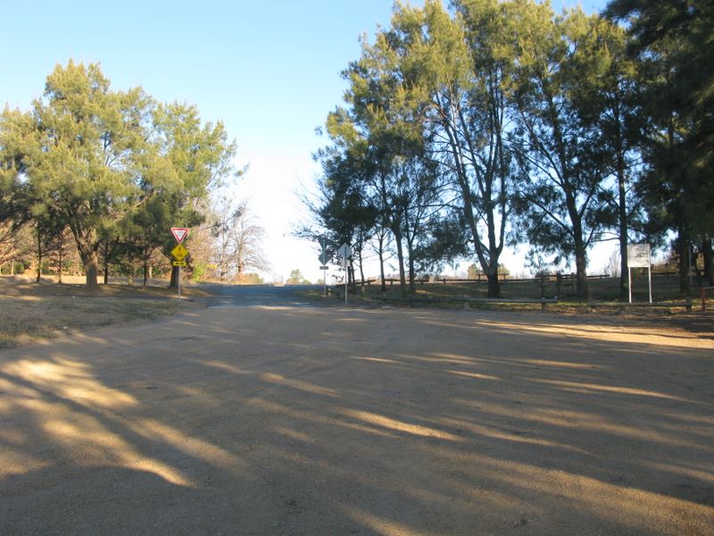 Lakeside Rest Area - Yarralumla: View of rest area