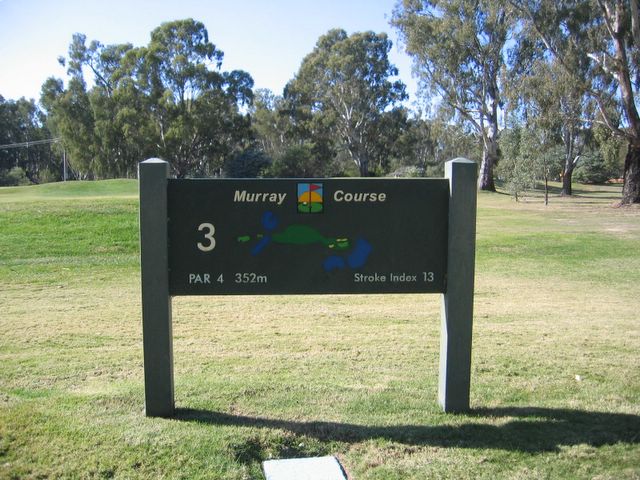 Yarrawonga & Border Golf Club - Mulwala: Yarrawonga & Border Golf Club Hole 3: Par 3, 352 metres