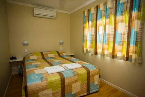 Captain Cook Holiday Village - Seventeen Seventy: Main bedroom in 2 bedroom villas