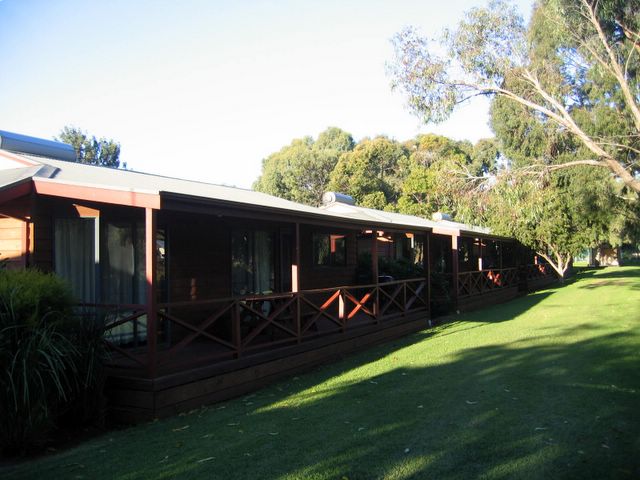 Marion Holiday Park - Bedford Park: Cottage accommodation ideal for families, couples and singles