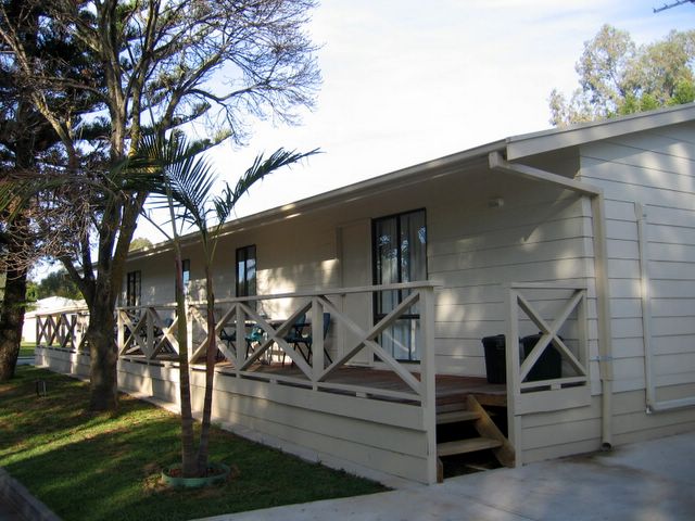 Highway One Caravan & Tourist Park - Bolivar : Cottage accommodation ideal for families, couples and singles