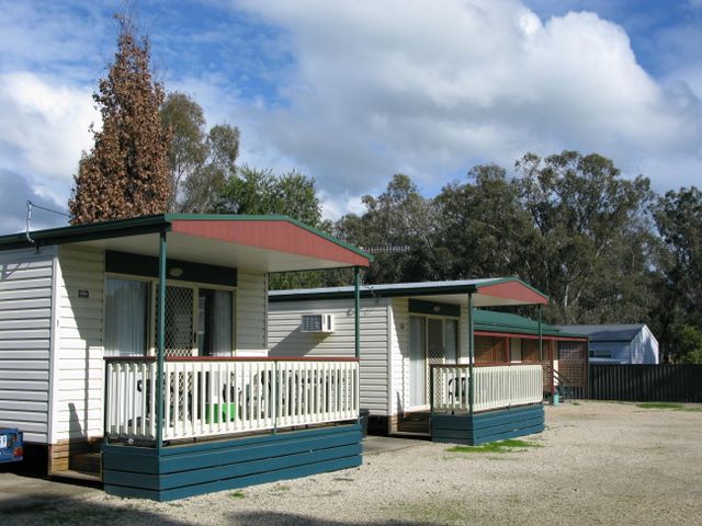 Alexandra Tourist Park - Alexandra: Cottage accommodation ideal for families, couples and singles