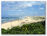 Birubi Beach Holiday Park - Anna Bay: Stockton Beach is walking distance from the park