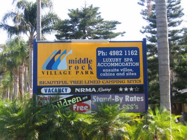 Middle Rock Holiday Resort - Anna Bay: Middle Rock Village welcome sign
