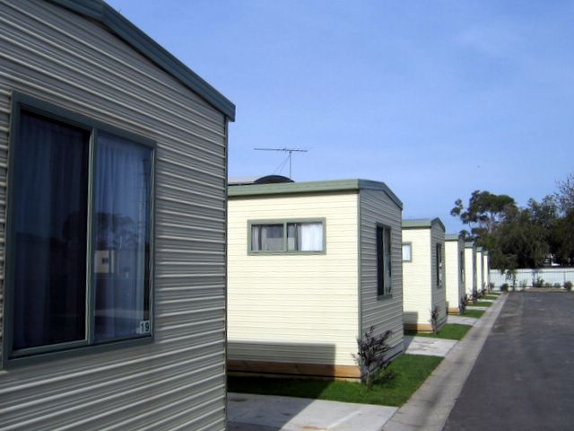Apollo Bay Holiday Park - Apollo Bay: Cottage accommodation ideal for families, couples and singles