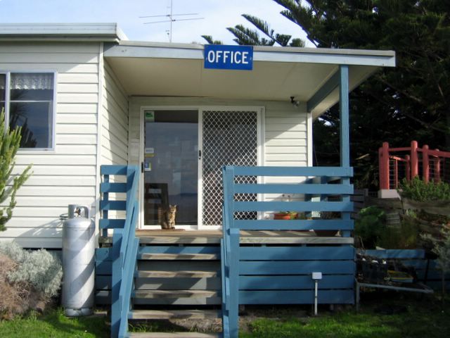 Marengo Holiday Park - Apollo Bay: Reception and office