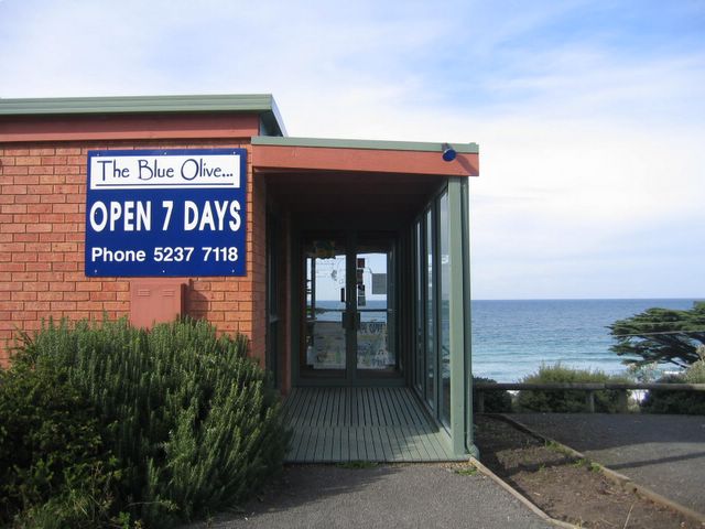 Pisces Holiday Park - Apollo Bay: The Blue Olive Restaurant is directly in front of the park