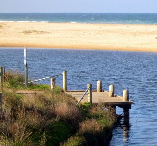 Apollo Bay Recreation Reserve - Apollo Bay: On the Barham River and opposite the beach.
